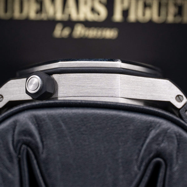 Side profile of Audemars Piguet Royal Oak Offshore Diver 15710ST case