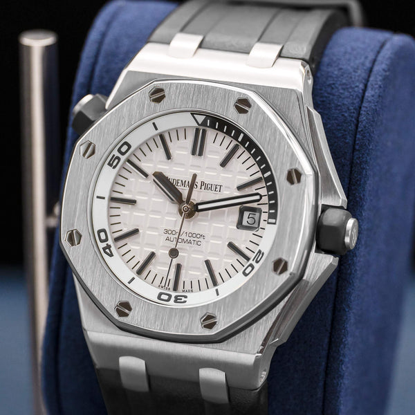 Audemars Piguet Royal Oak Offshore Diver 15710ST 42mm Box & Papers