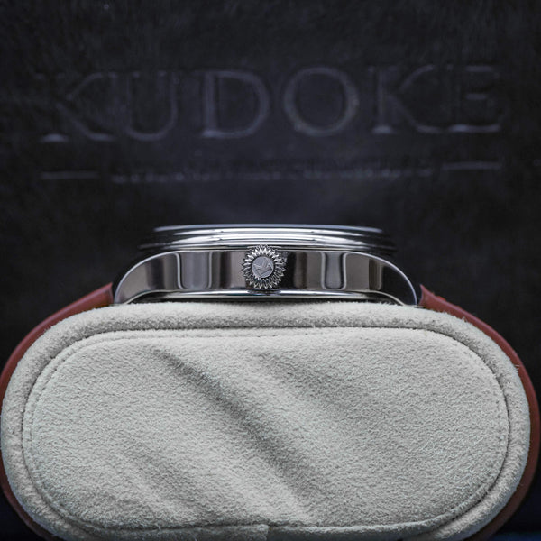 Side profile of Kudoke 2 "Deep Blue" Limited Edition