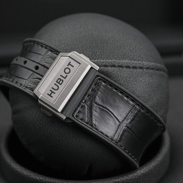 Hublot Spirit of Big Bang Meca-10 strap and buckle detail