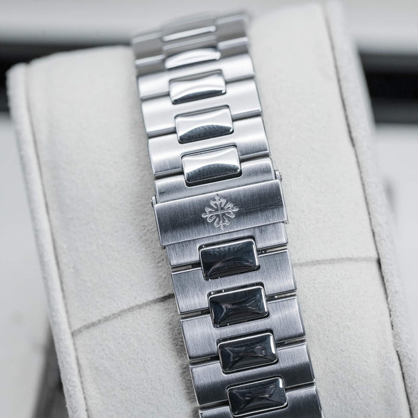 Patek Philippe Nautilus 5711/1A-011 White Dial 2012 Box & Papers