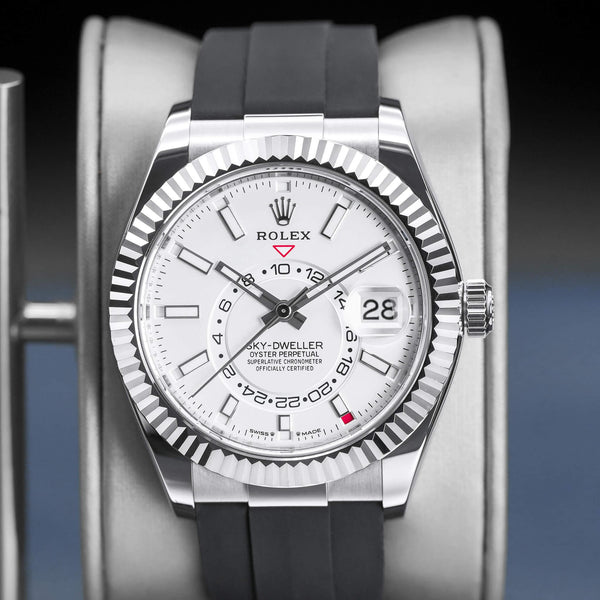 Central view of Rolex Sky-Dweller 336239 White Dial Oyster Flex