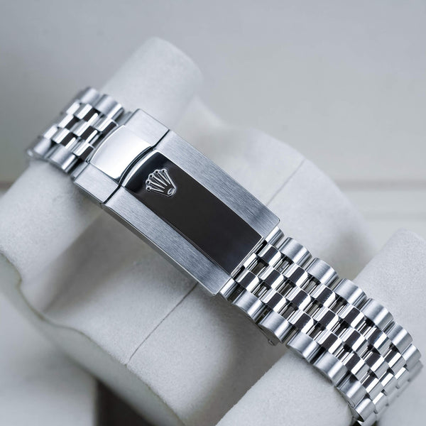 Rolex Datejust Wimbledon 126334 Slate Dial strap and buckle detail