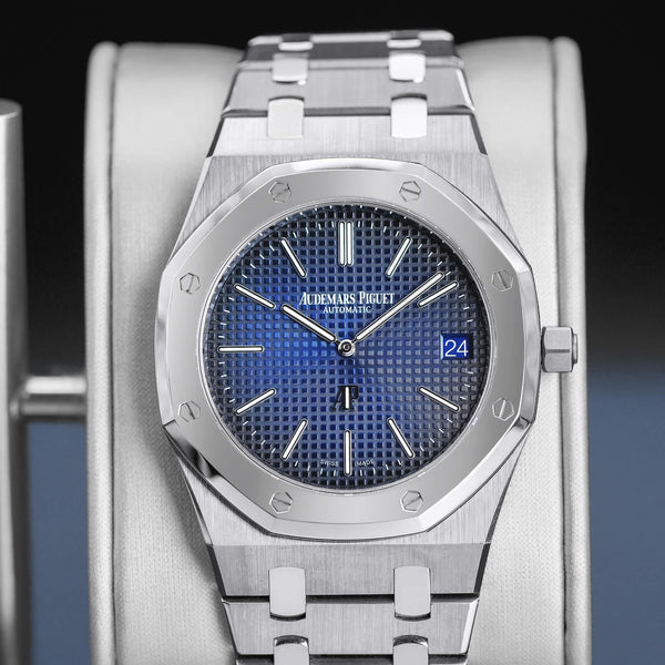 Central view of Audemars Piguet Royal Oak 15202IP "Jumbo" Extra Thin Blue