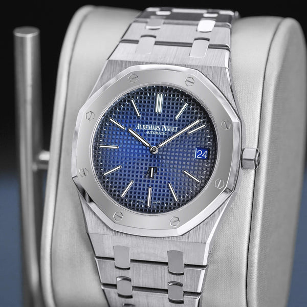 Close-up opposing view of Audemars Piguet Royal Oak 15202IP "Jumbo" Extra Thin Blue