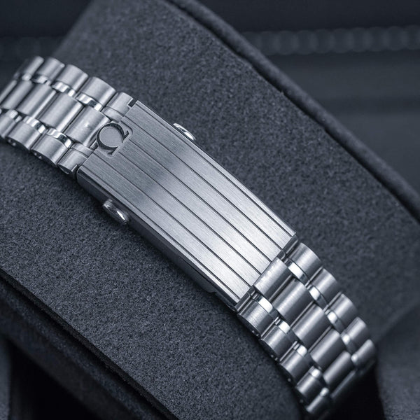 Omega Speedmaster Moonwatch Black Dial 42mm 2026 Box & Papers