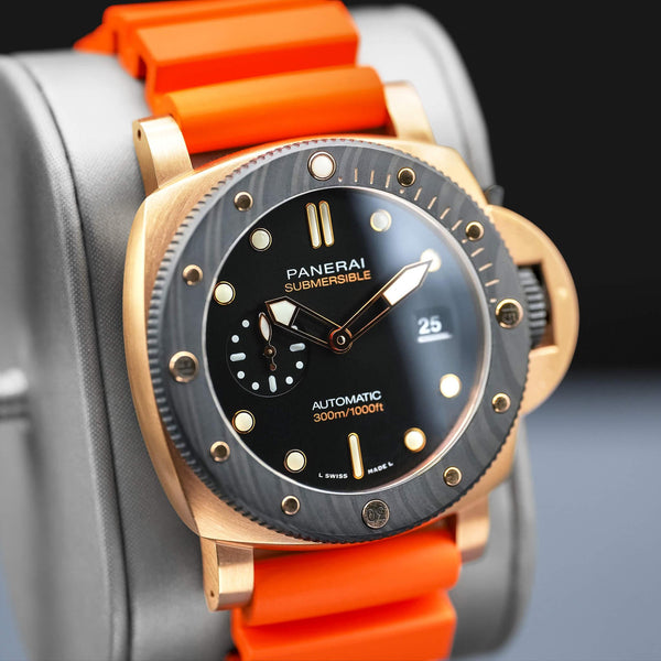 Angled view with reflection of Panerai Submersible QuarantaQuattro Goldtech Orocarbo PAM02070