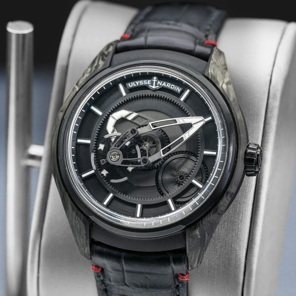 Close-up opposing view of Ulysse Nardin Freak X Carbon 2303-270/CARB