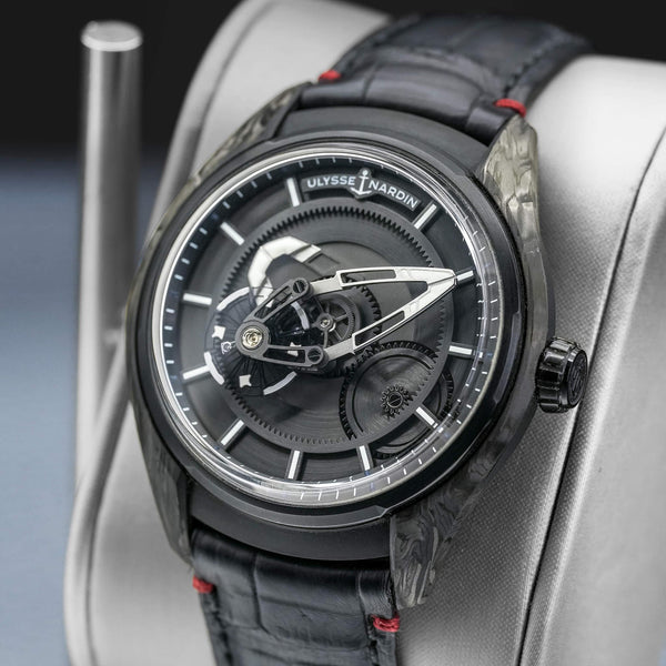 Angled opposing view with reflection of Ulysse Nardin Freak X Carbon 2303-270/CARB