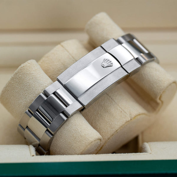 Rolex Sky Dweller 326934 Blue Dial strap and buckle detail