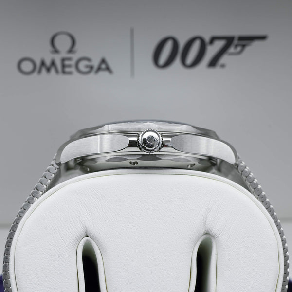 Side profile of Omega Seamaster Diver 300M James Bond 60th Anniversary case