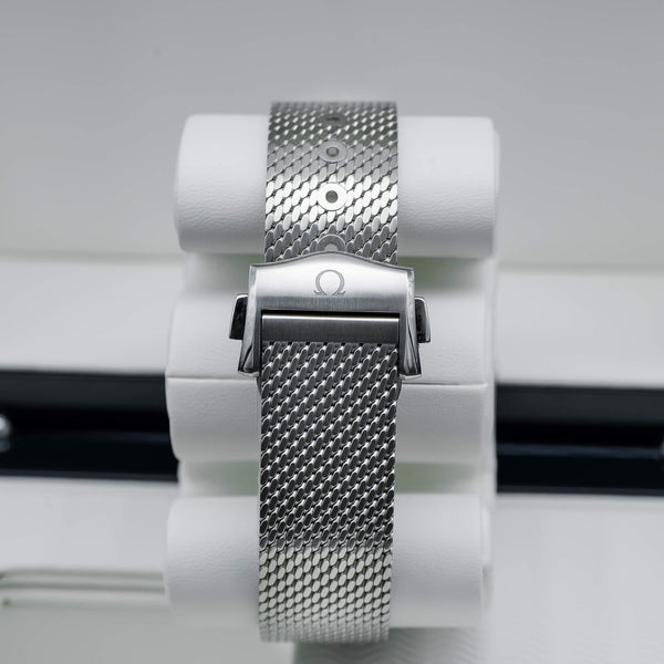 Omega Seamaster Diver 300M James Bond 60th Anniversary strap and buckle detail