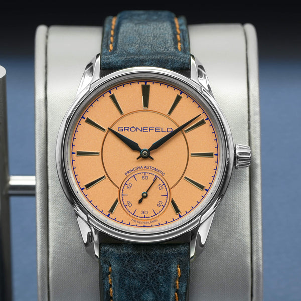 Central view of Grönefeld 1941 Principia Salmon Dial