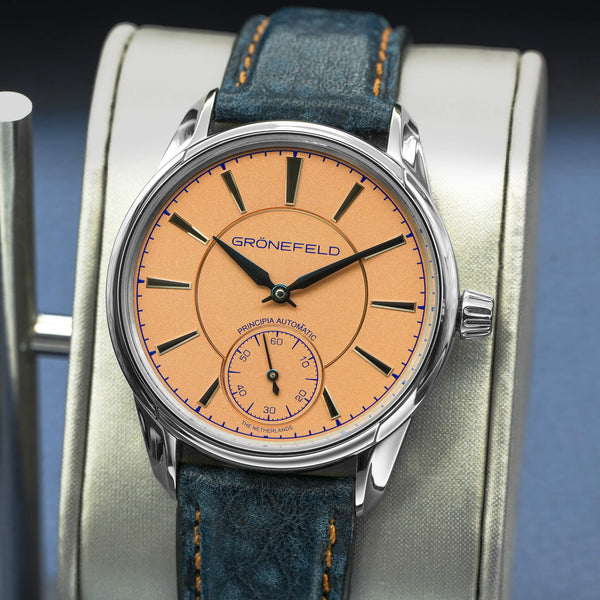 Close-up opposing view of Grönefeld 1941 Principia Salmon Dial