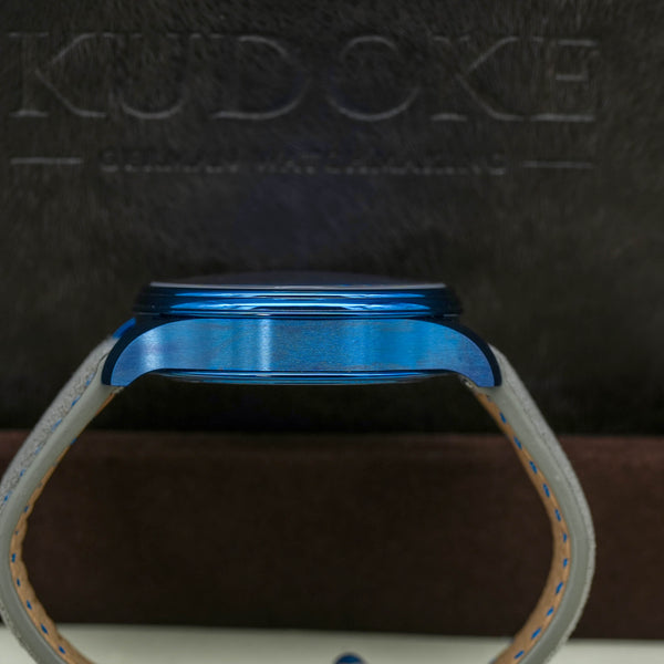 Opposite side view of Kudoke 2 “Starry Night” Limited Edition case