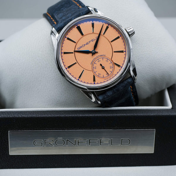 Closer view of Grönefeld 1941 Principia Salmon Dial