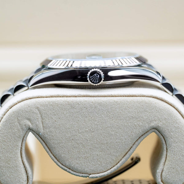 Opposite side view of Rolex Datejust 126334 Green Dial case