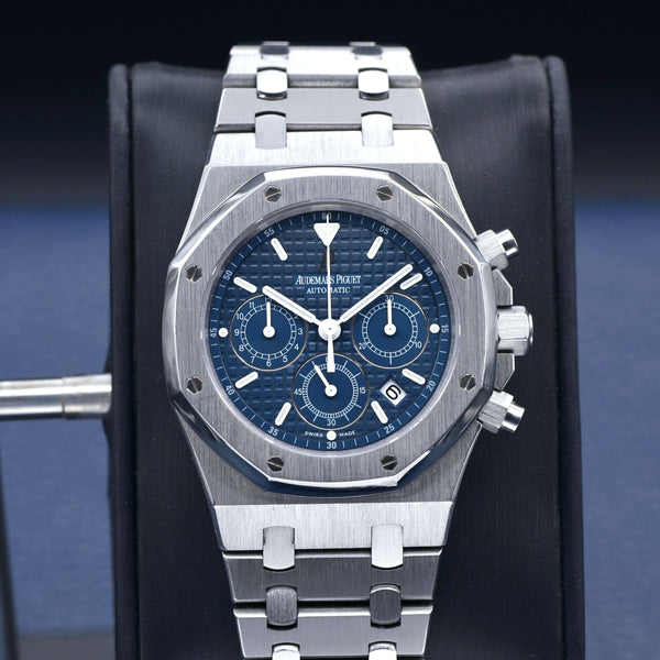 Central view of Audemars Piguet Royal Oak Chronograph "Kasparov" 25860ST Blue Dial