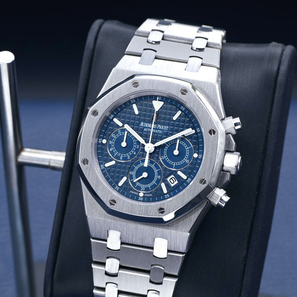 Close-up opposing view of Audemars Piguet Royal Oak Chronograph "Kasparov" 25860ST Blue Dial