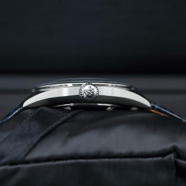Side profile of Grand Seiko SBGK015 “Ryūsendō” case