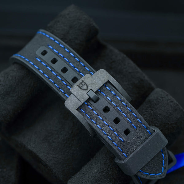 Tudor Black Bay “Carbon 25” M79377KN strap and buckle detail