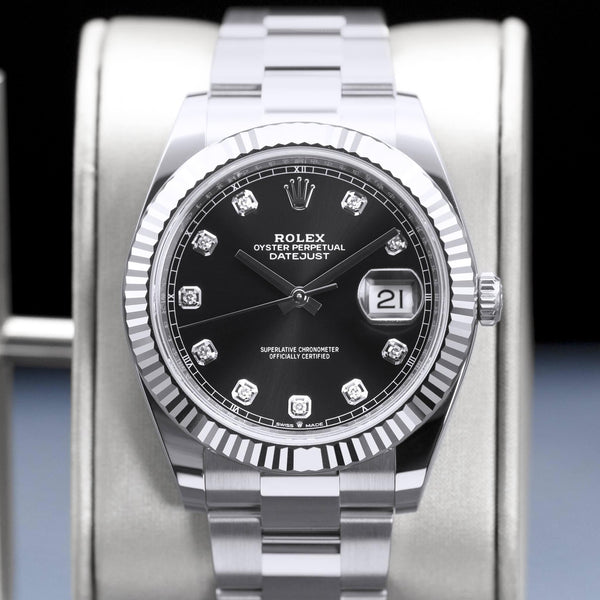 Central view of Rolex Datejust 126334 Black Diamond Dial