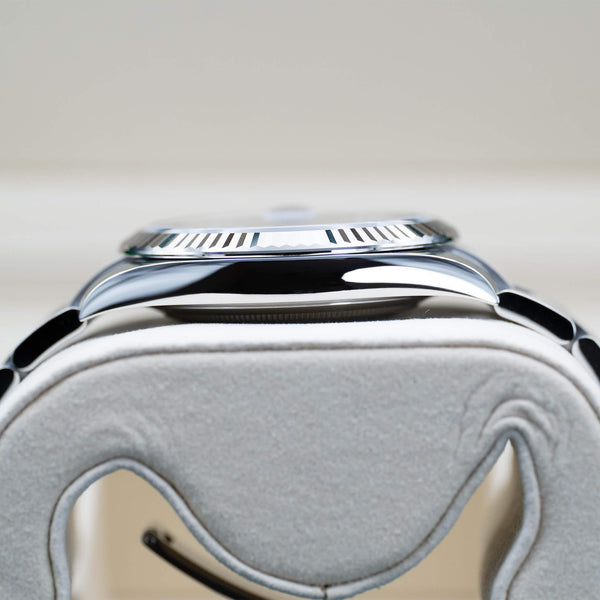 Side profile of Rolex Datejust 126334 Black Diamond Dial case