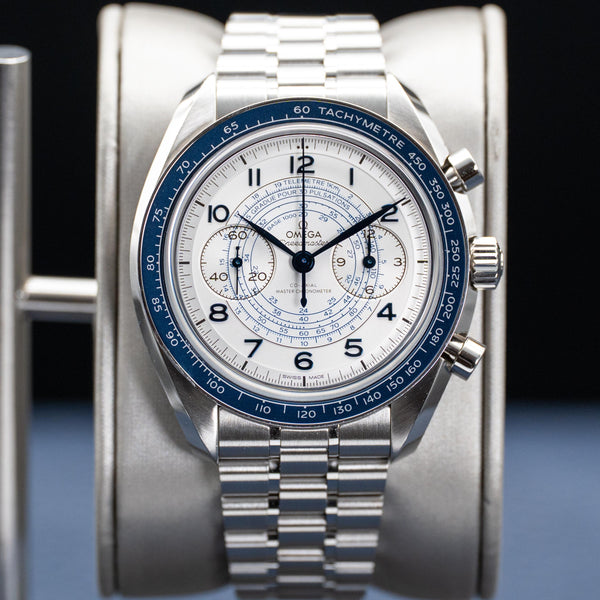 Central view of Omega Speedmaster Chronoscope White Dial