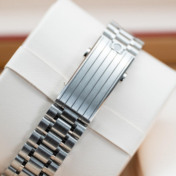 Omega Speedmaster Chronoscope White Dial strap and buckle detail