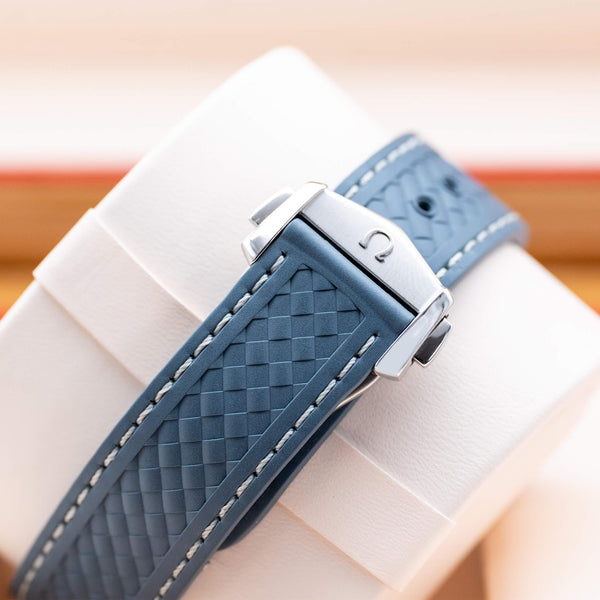 Omega Seamaster Aqua Terra Blue Dial strap and buckle detail