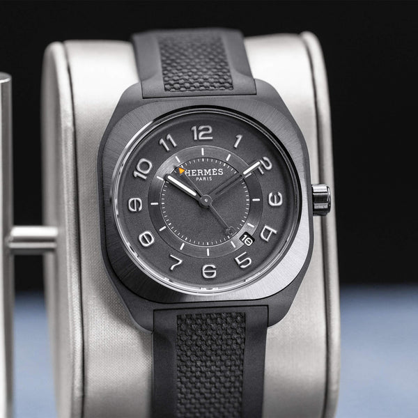 Slight angled view of Hermes H08 SP1.742