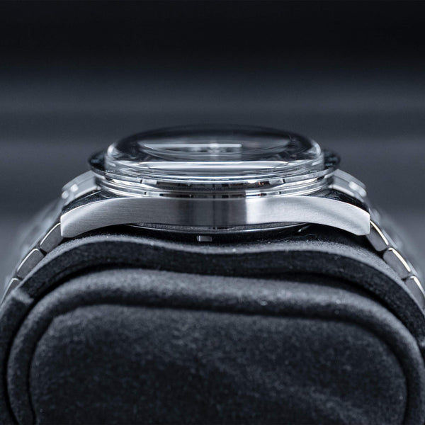 Side profile of Omega Speedmaster FOiS 39.7mm 2025