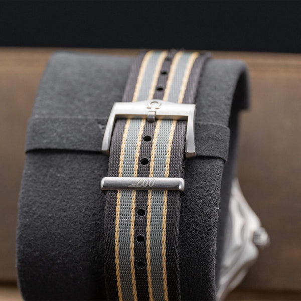 Omega Seamaster Diver 300M No Time To Die 007 Edition 42mm 2021 strap and buckle detail