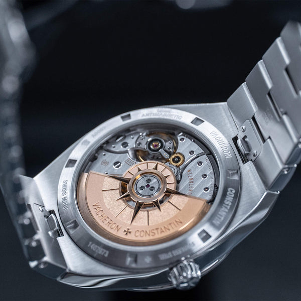 Caseback of Vacheron Constantin Overseas 4500V Blue Dial showing movement