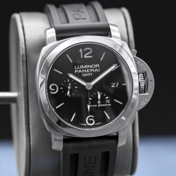 Slight angled view of Panerai Luminor Marina PAM00321 Black Dial