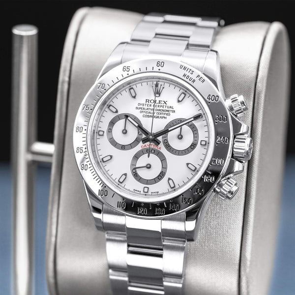 Close-up opposing view of Rolex Cosmograph Daytona 116520 White Dial