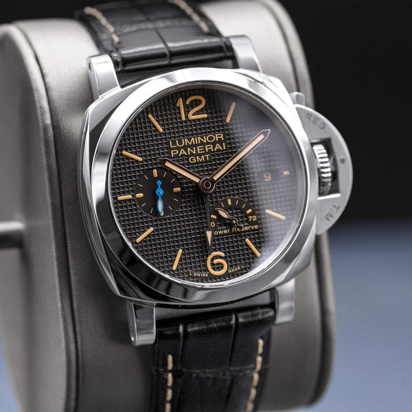 Angled view with reflection of Panerai Luminor 1950 3 Days GMT PAM01537 Black Dial