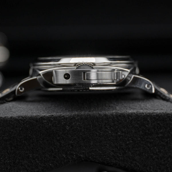 Opposite side view of Panerai Luminor 1950 3 Days GMT PAM01537 Black Dial