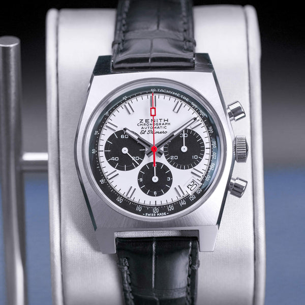 Central view of Zenith Chronomaster El Primero A384 Revival Silver Dial