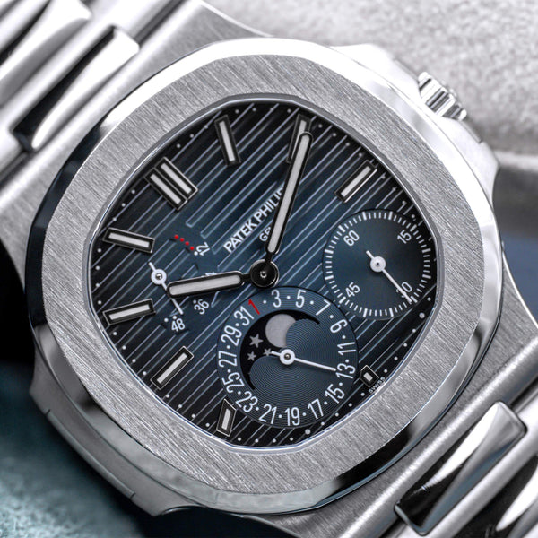 Patek Philippe Nautilus 5712/1A-001 Blue Dial 40mm 2022 Box & Papers