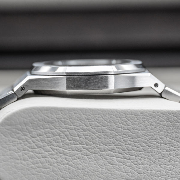Audemars Piguet Royal Oak 15300ST White Dial 39mm Box & Papers