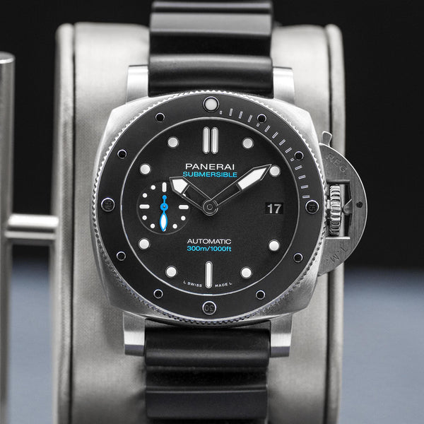 Panerai Luminor Submersible PAM00683 42mm Box & Papers