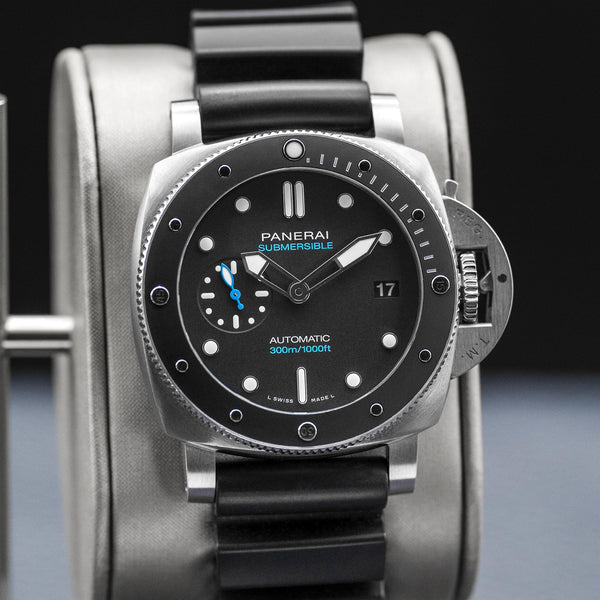 Panerai Luminor Submersible PAM00683 42mm Box & Papers