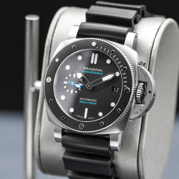 Panerai Luminor Submersible PAM00683 42mm Box & Papers