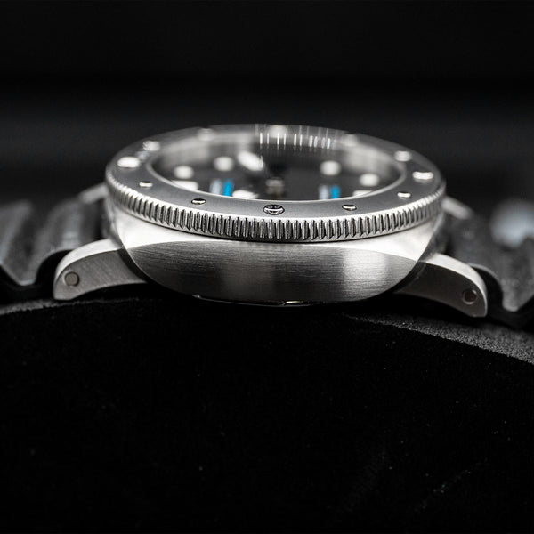 Panerai Luminor Submersible PAM00683 42mm Box & Papers