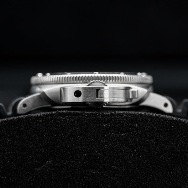 Panerai Luminor Submersible PAM00683 42mm Box & Papers