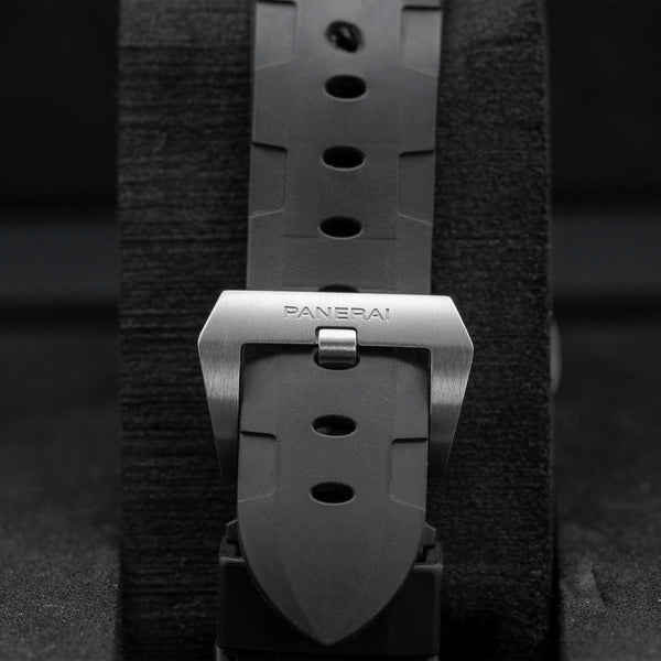 Panerai Luminor Submersible PAM00683 42mm Box & Papers