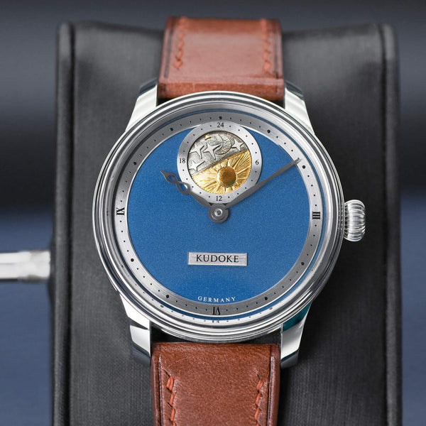 Central view of Kudoke 2 "Deep Blue" Limited Edition