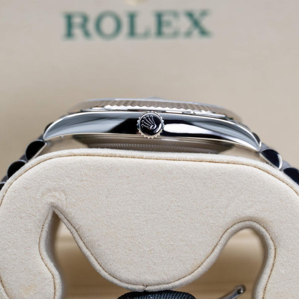 Rolex Datejust 126334 Blue Dial Fluted Jubilee 41mm NEW Box & Papers