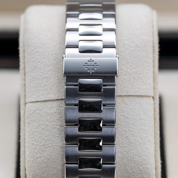 Closer look of Patek Philippe Nautilus Travel Time 5990/1A strap and buckle detail